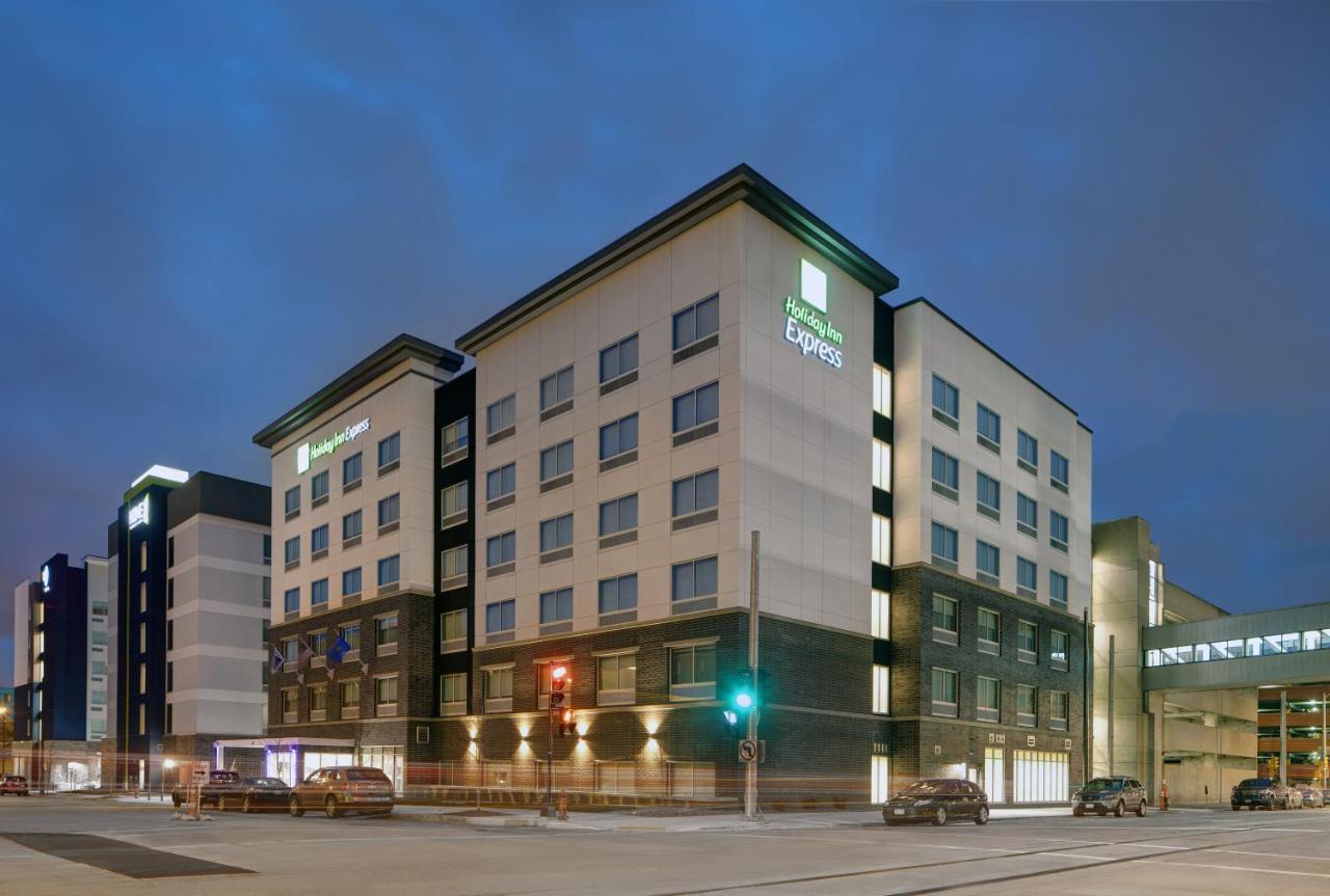 Holiday Inn Express - Milwaukee Downtown By Ihg Eksteriør billede