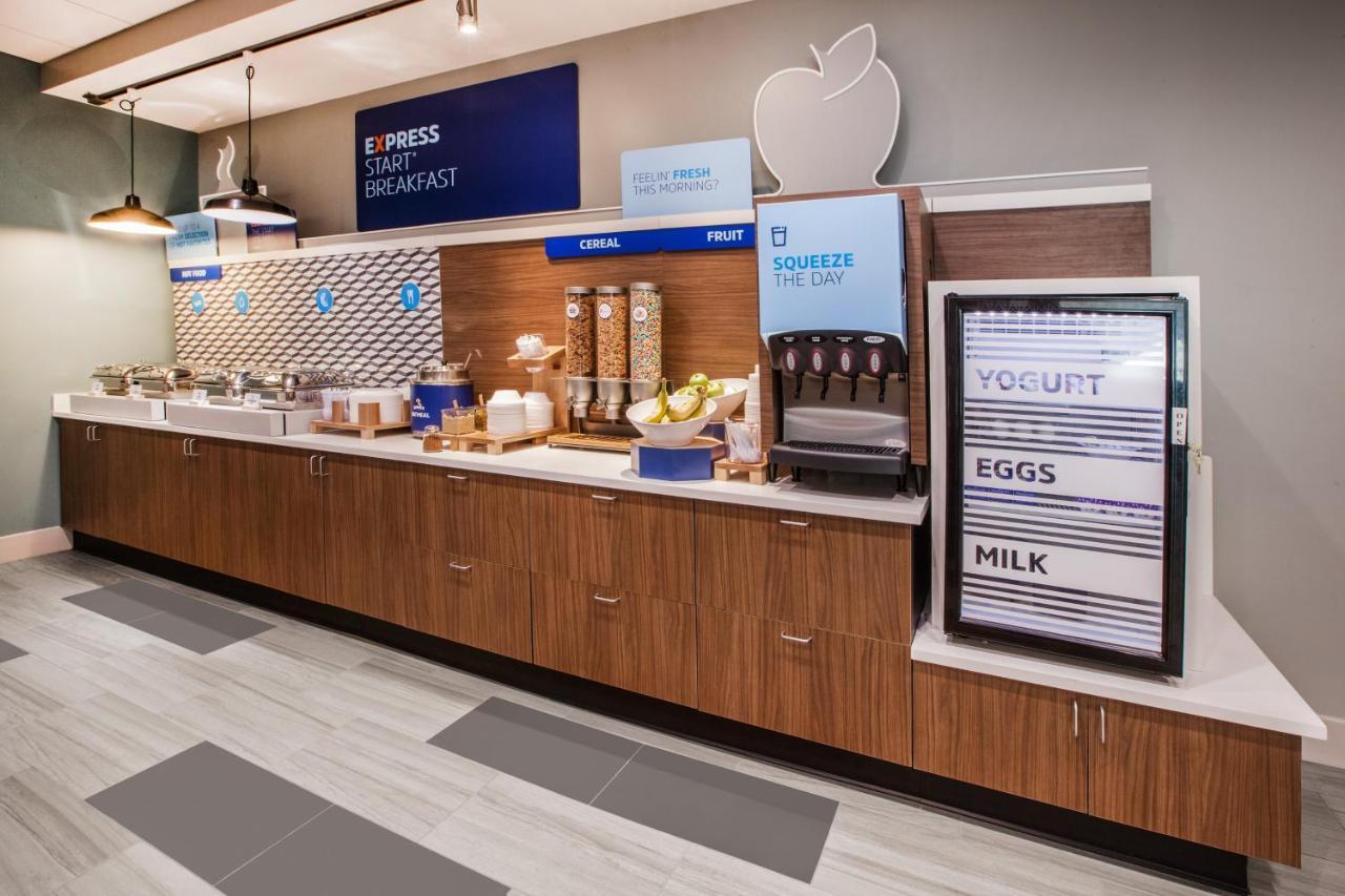Holiday Inn Express - Milwaukee Downtown By Ihg Eksteriør billede
