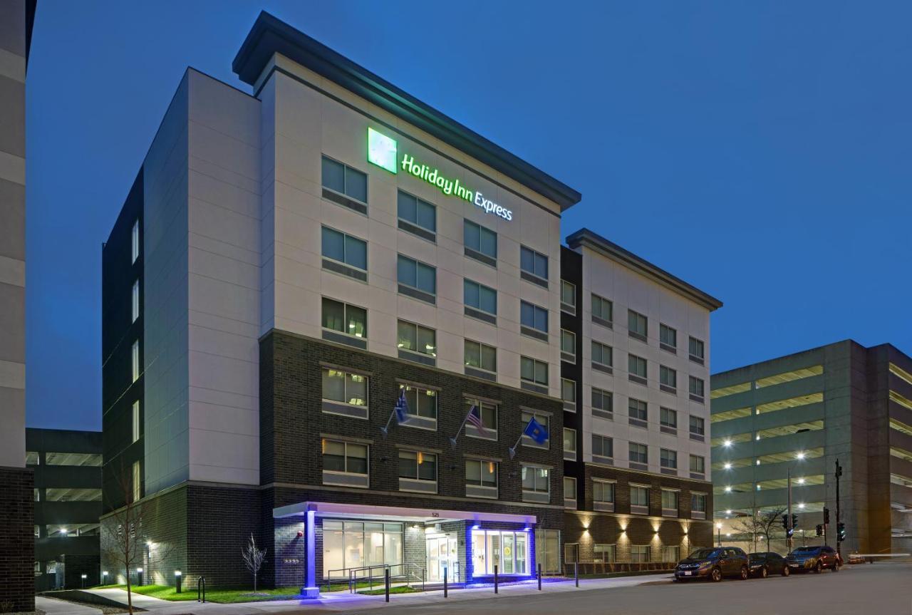Holiday Inn Express - Milwaukee Downtown By Ihg Eksteriør billede