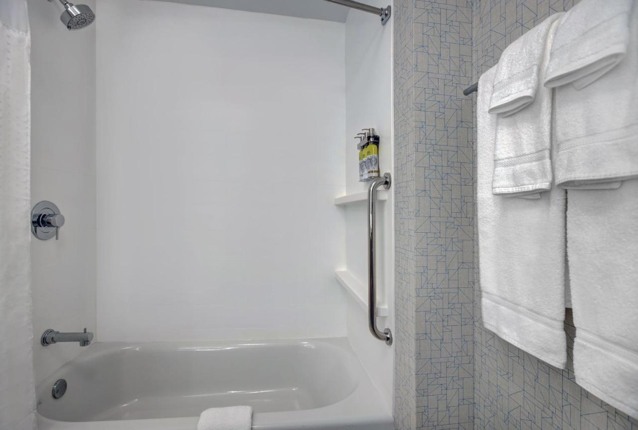 Holiday Inn Express - Milwaukee Downtown By Ihg Eksteriør billede